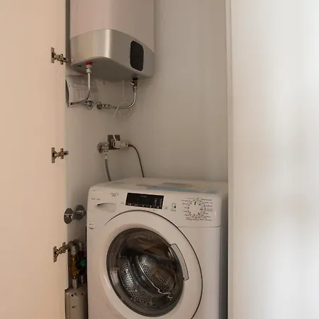 51 - (adults Only) * Arona