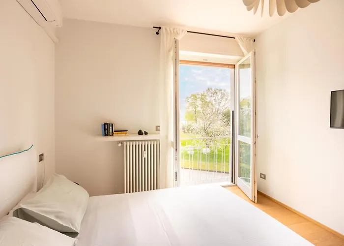 51 - (adults Only) * Arona