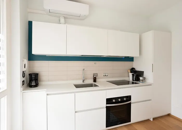 51 - (adults Only) * Arona