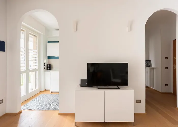 51 - (adults Only) Arona